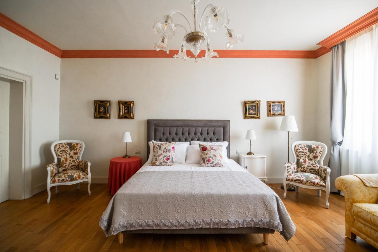 Villa San Pietro Desenzano del Garda Buitenkant foto